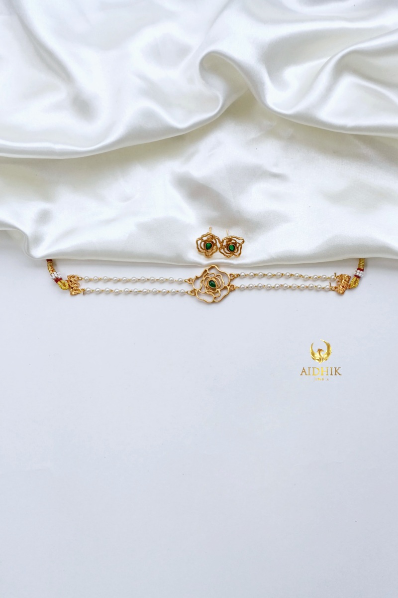 Pearl choker green AC7