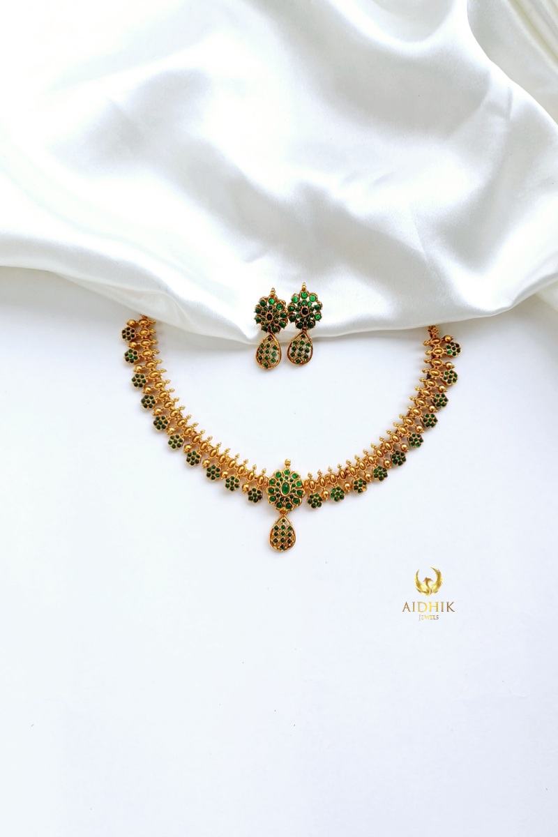 Green simple necklace AN24