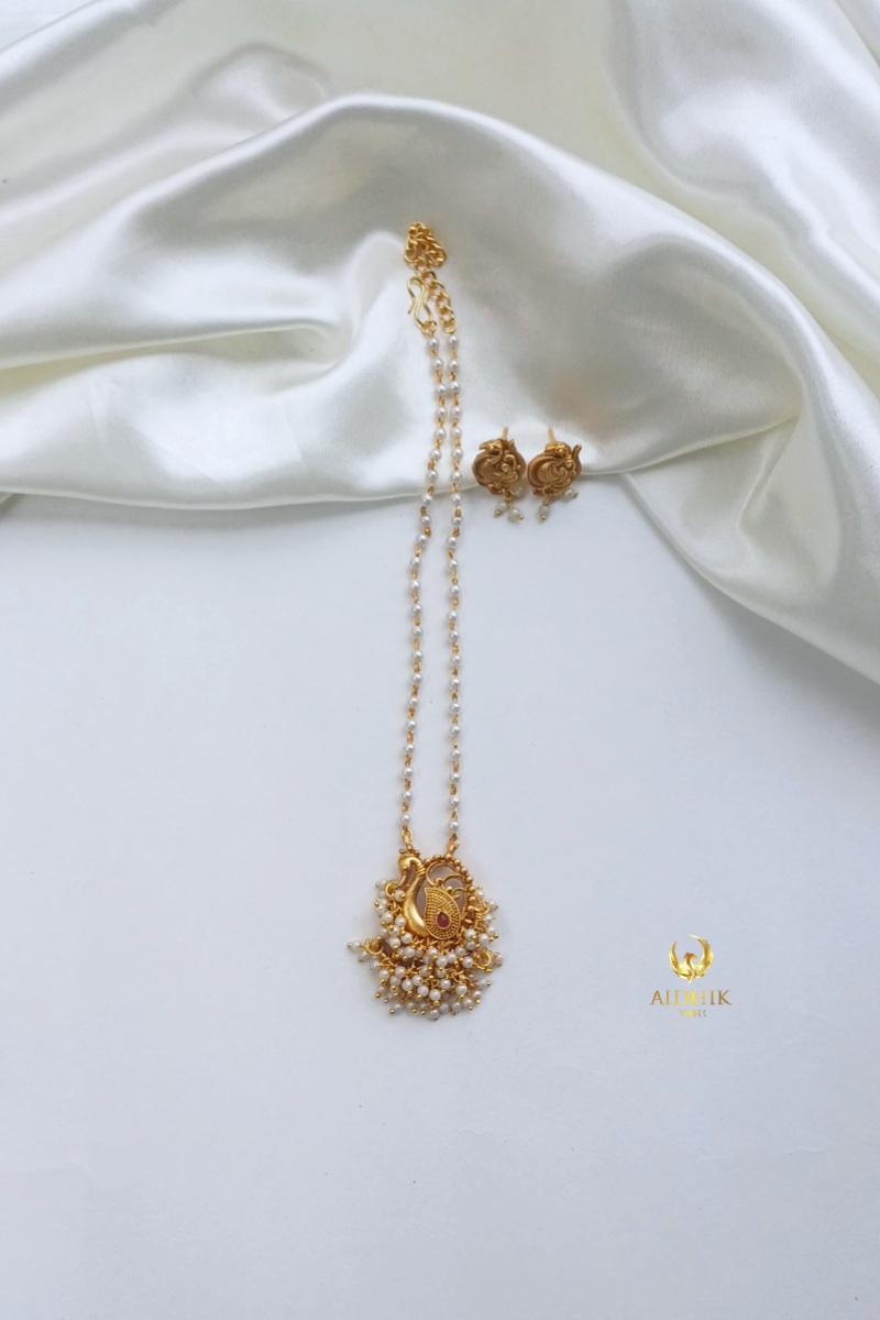 Pearl peacock design necklace 