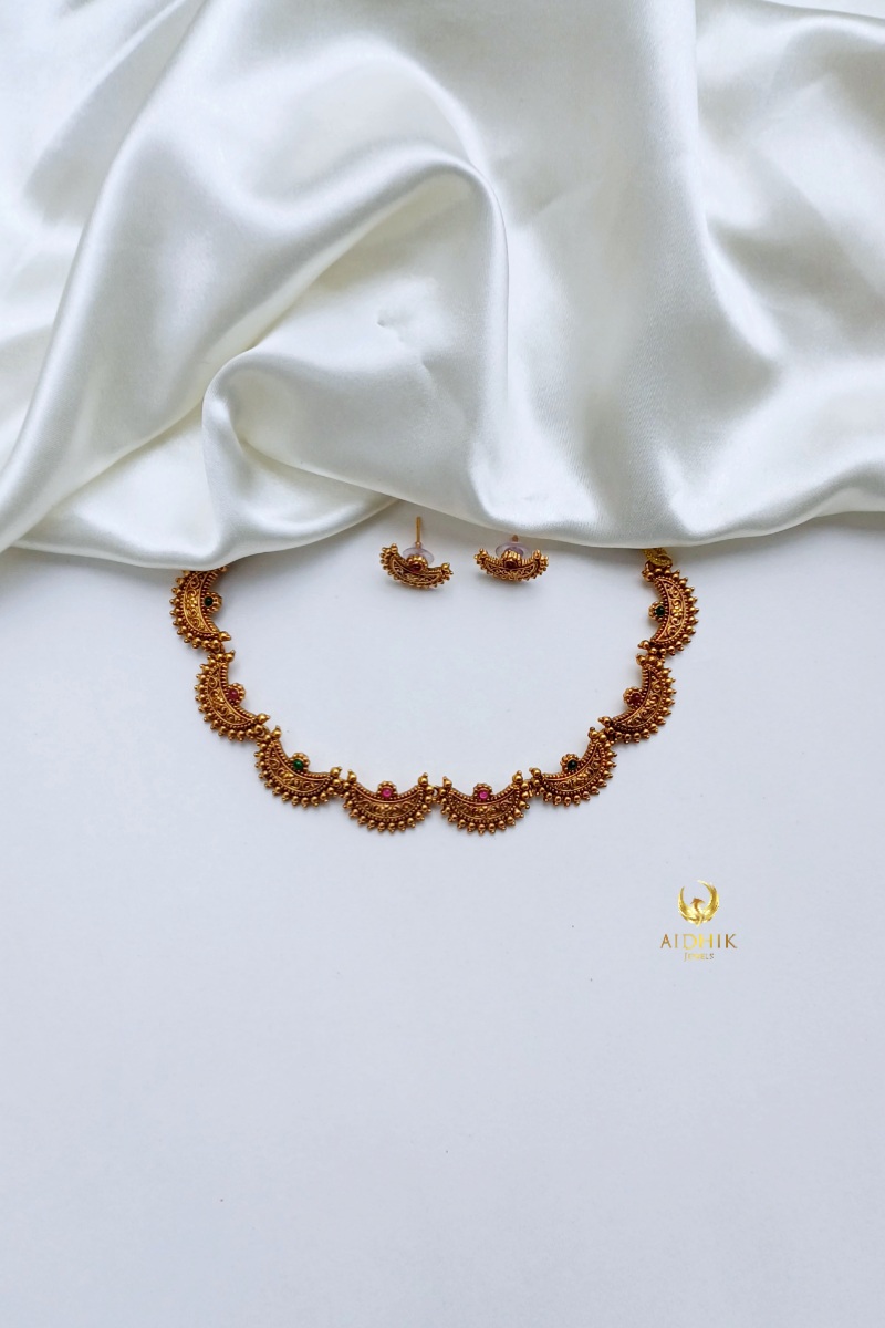 Half moon design necklace 
