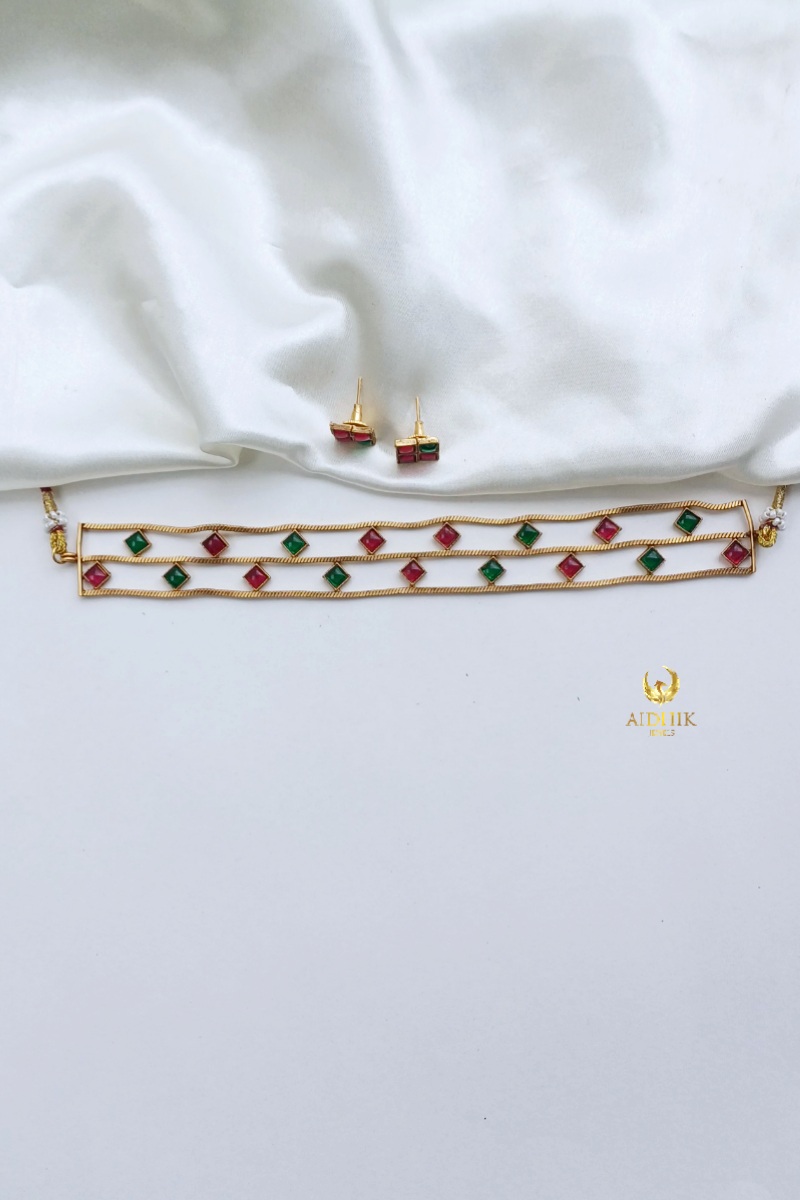 Beautiful ruby green choker
