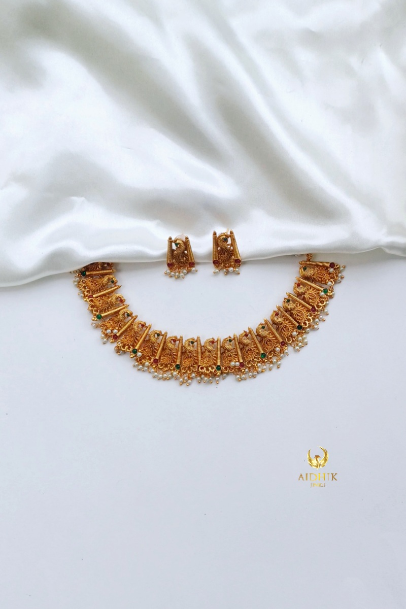 Peacock design short necklace