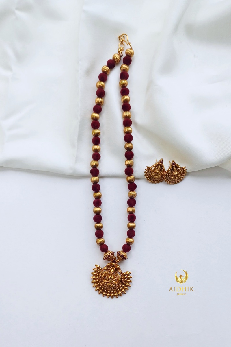 Red and gold ball chain AMH11