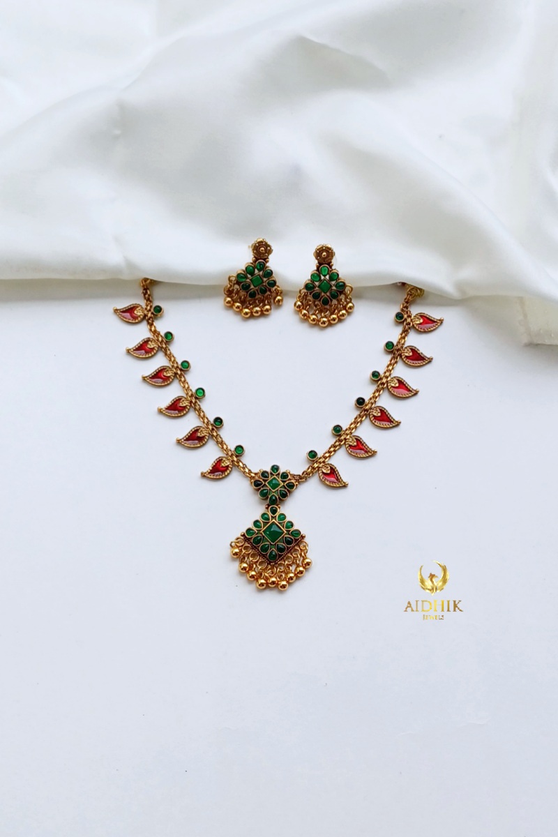 Palakka red with green pendant and earrings