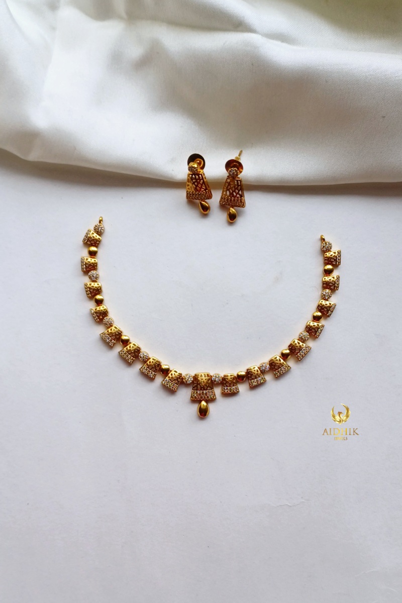 Diamond lookalike necklace set  with backchain AD18