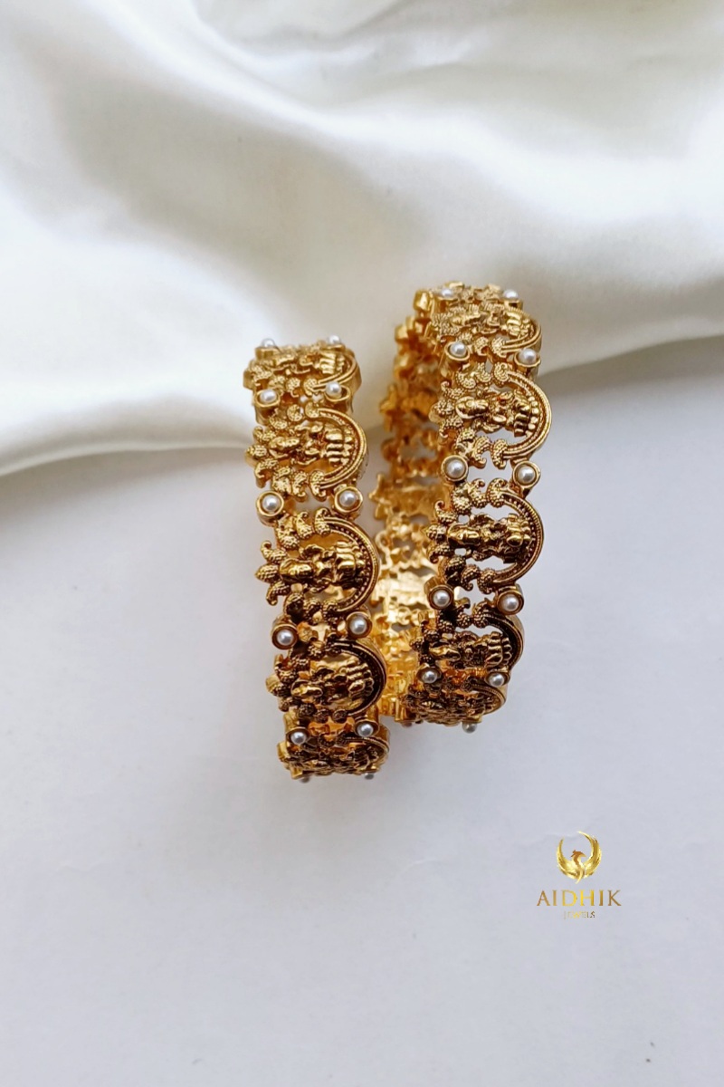 Lakshmi pearl bangles Size 2.6  AB11S6
