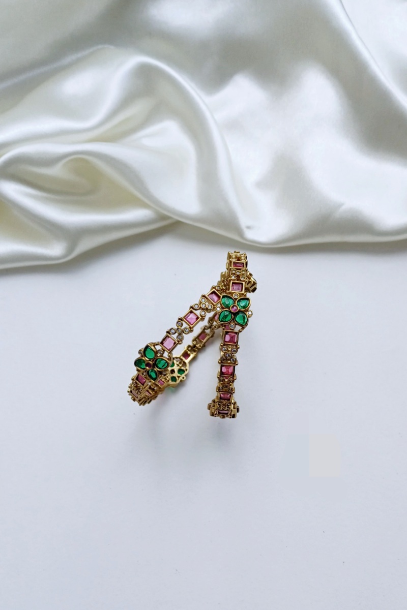 Kemp bangles size 2.4 AB9S4